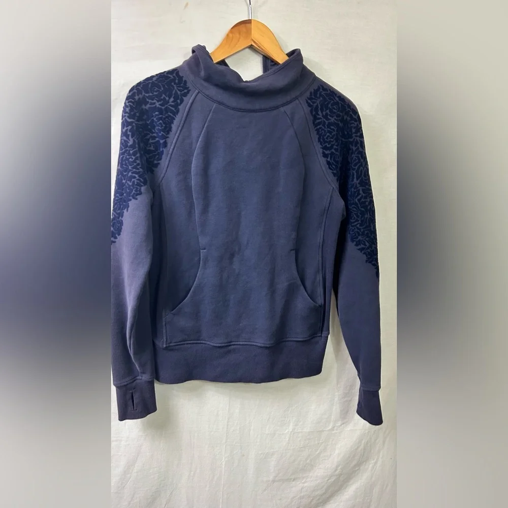 Lululemon Floral Flock Pullover in Midnight Navy - Picture 7 of 8